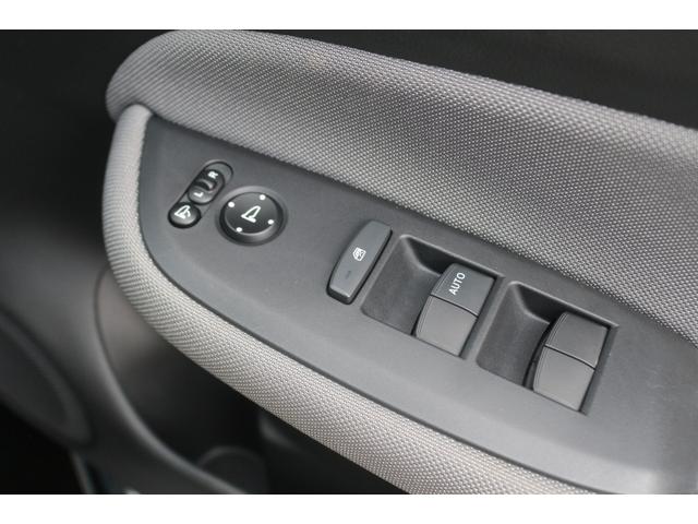 フィット e:HEVクロスター OP:ホンダコネクトナビ/ホンダセンシング/アダプティブクルーズコントロール/レーンキープアシスト/オートマチックハイビーム/クリアランスソナー/LEDヘッドライト/ビルトインETC/プッシュスタート(66枚目)