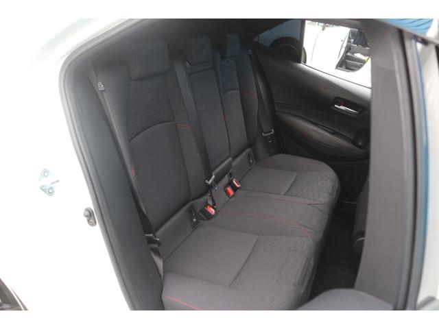 カローラスポーツ ハイブリッドG Z TRDフルエアロ/OP:ドライブモードセレクト/寒冷地PKG/ブラインドスポットモニター/リアクロストラフィックオートブレーキ/純正9型ナビ/バックカメラ/フルセグTV/RAYSホムラ18インチ/(8枚目)