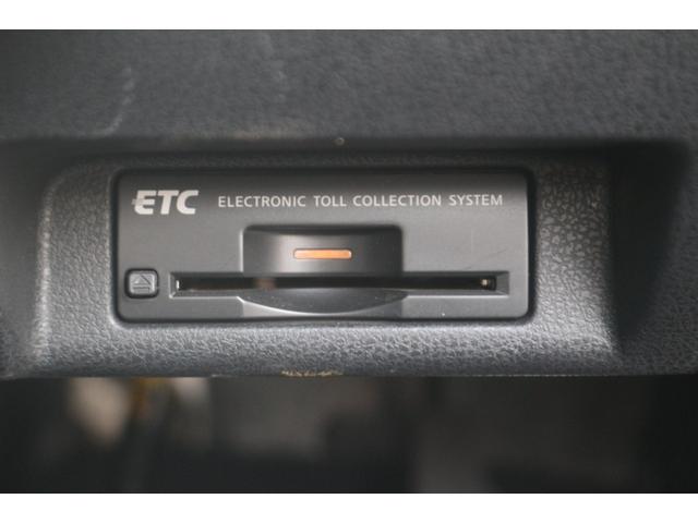 フェアレディZ バージョンニスモ WedSスポーツ19インチアルミ/ニスモ純正マフラー/ローダウン/ハーフレザーシート/ニスモエアロ/メモリーナビ/バックカメラ/Bluetooth接続/オートライト(11枚目)