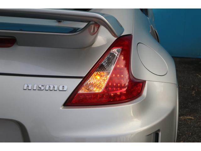 フェアレディZ バージョンニスモ WedSスポーツ19インチアルミ/ニスモ純正マフラー/ローダウン/ハーフレザーシート/ニスモエアロ/メモリーナビ/バックカメラ/Bluetooth接続/オートライト(22枚目)