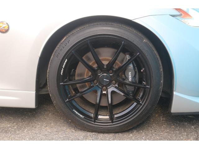 フェアレディZ バージョンニスモ WedSスポーツ19インチアルミ/ニスモ純正マフラー/ローダウン/ハーフレザーシート/ニスモエアロ/メモリーナビ/バックカメラ/Bluetooth接続/オートライト(26枚目)