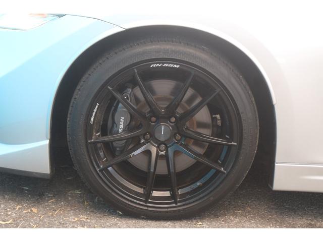 フェアレディZ バージョンニスモ WedSスポーツ19インチアルミ/ニスモ純正マフラー/ローダウン/ハーフレザーシート/ニスモエアロ/メモリーナビ/バックカメラ/Bluetooth接続/オートライト(29枚目)