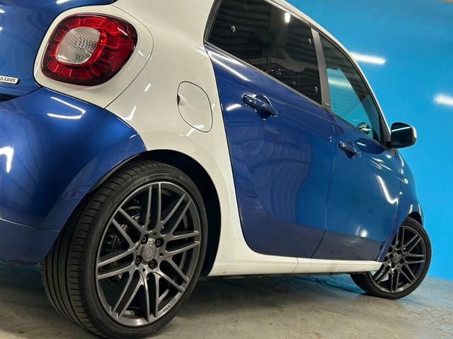 スマートフォーフォー BRABUS スポーツ 正規ディーラー輸入車/ムーンルーフ/JBLツイーター/パナソニック9インチフローティングナビ/バックカメラ/クルーズコントロール/ブラックレザーシート/シートヒーター/ドライブレコーダー/ETC/(22枚目)