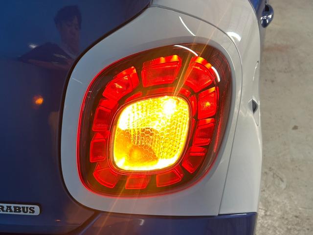スマートフォーフォー BRABUS スポーツ 正規ディーラー輸入車/ムーンルーフ/JBLツイーター/パナソニック9インチフローティングナビ/バックカメラ/クルーズコントロール/ブラックレザーシート/シートヒーター/ドライブレコーダー/ETC/(32枚目)