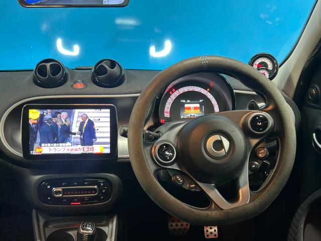 スマートフォーフォー BRABUS スポーツ 正規ディーラー輸入車/ムーンルーフ/JBLツイーター/パナソニック9インチフローティングナビ/バックカメラ/クルーズコントロール/ブラックレザーシート/シートヒーター/ドライブレコーダー/ETC/(41枚目)