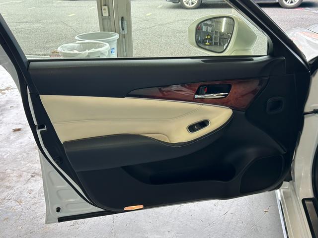 クラウンマジェスタ Fバージョン BSM/衝突軽減システム/クリアランスソナー/アダプティブクルーズコントロール/HDDナビ/バックカメラ/フルセグ視聴/禁煙/革シート/LEDヘッドライト/オートマチックハイビーム(43枚目)