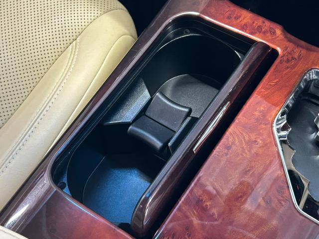 クラウンマジェスタ Fバージョン BSM/衝突軽減システム/クリアランスソナー/アダプティブクルーズコントロール/HDDナビ/バックカメラ/フルセグ視聴/禁煙/革シート/LEDヘッドライト/オートマチックハイビーム(59枚目)