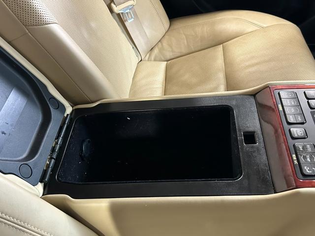 クラウンマジェスタ Fバージョン BSM/衝突軽減システム/クリアランスソナー/アダプティブクルーズコントロール/HDDナビ/バックカメラ/フルセグ視聴/禁煙/革シート/LEDヘッドライト/オートマチックハイビーム(70枚目)