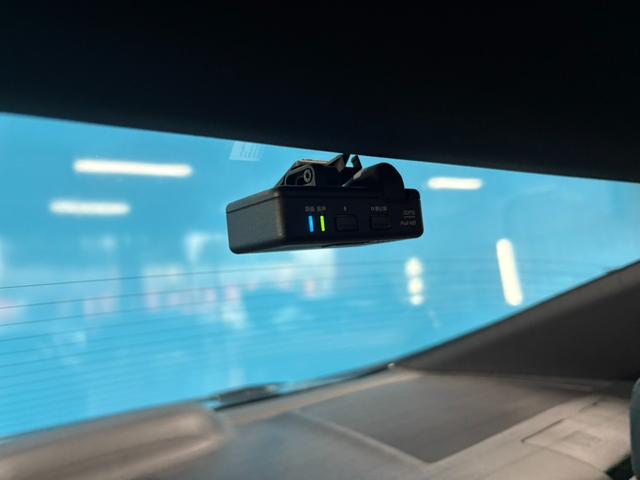 インサイト EX・ブラックスタイル 純正ギャザーズ8インチナビ/フルセグTV/バックカメラ/ホンダセンシング/ハーフレザーシート/パワーシート/シートヒーター/LEDヘッドライト/ブラインドスポットモニター/プッシュスタート/ETC/(66枚目)