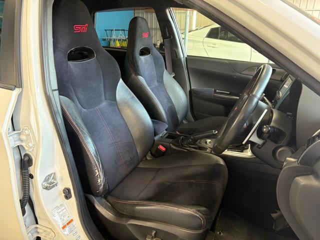 インプレッサ WRX STI Aライン タイプS 後期型/大型リアスポイラー/社外7インチナビ/Bluetooth接続/STIエアロ/禁煙車/HIDヘッドライト/クルーズコントロール/ETC/フルセグ視聴/スマートキー/(7枚目)