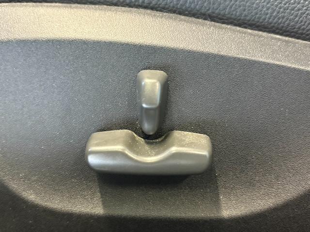 インプレッサ WRX STI Aライン タイプS 後期型/大型リアスポイラー/社外7インチナビ/Bluetooth接続/STIエアロ/禁煙車/HIDヘッドライト/クルーズコントロール/ETC/フルセグ視聴/スマートキー/(14枚目)