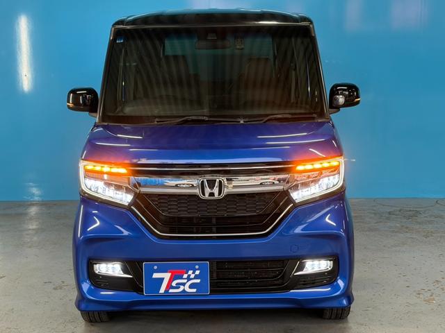 ＬＥＤヘッドライト付きで夜間の視界も十分に確保できます。