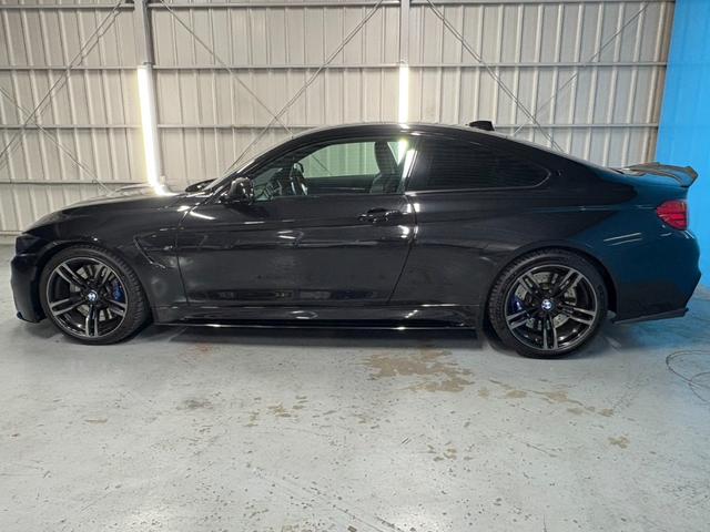 M4 M4クーペ 41,000km時DCTメカトロニクスユニット交換済/OP:ツインスポークブラック塗装鍛造19インチホイール/社外エアロ(F・S・R)/カーボンリアスポイラー/キドニーブラックグリル/ブラックレザー/(19枚目)