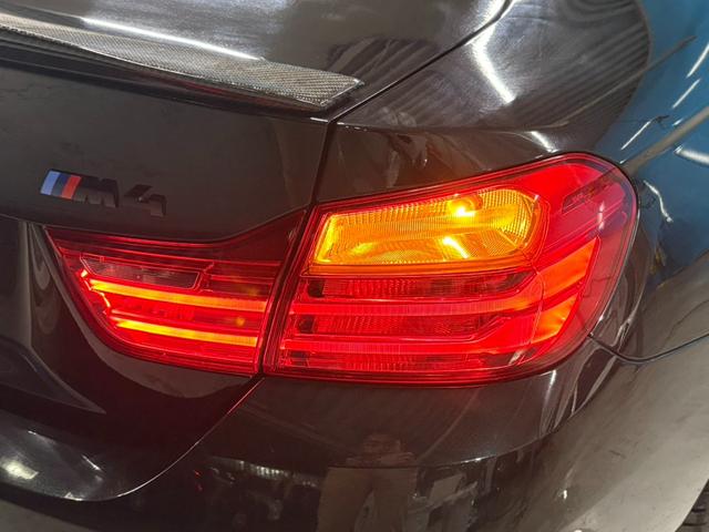 M4 M4クーペ 41,000km時DCTメカトロニクスユニット交換済/OP:ツインスポークブラック塗装鍛造19インチホイール/社外エアロ(F・S・R)/カーボンリアスポイラー/キドニーブラックグリル/ブラックレザー/(34枚目)