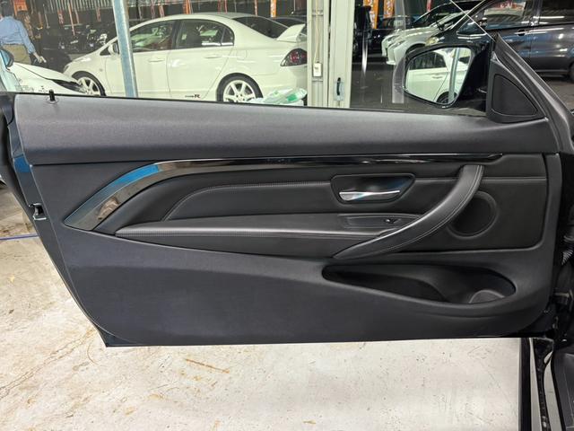 M4 M4クーペ 41,000km時DCTメカトロニクスユニット交換済/OP:ツインスポークブラック塗装鍛造19インチホイール/社外エアロ(F・S・R)/カーボンリアスポイラー/キドニーブラックグリル/ブラックレザー/(44枚目)