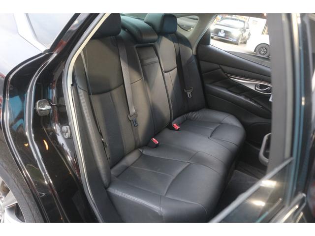 フーガハイブリッド ベースグレード　後期型／黒本革パワーシート／ＢＯＳＥサウンド／全周囲カメラ／ブラインドスポットモニター／レーダークルーズコントロール／オットマン／シートエアコン／コーナーセンサー／フルセグ／純正１８インチＡＷ／ＥＴＣ（8枚目）