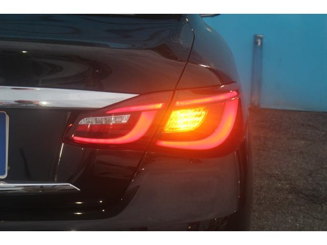 フーガハイブリッド ベースグレード　後期型／黒本革パワーシート／ＢＯＳＥサウンド／全周囲カメラ／ブラインドスポットモニター／レーダークルーズコントロール／オットマン／シートエアコン／コーナーセンサー／フルセグ／純正１８インチＡＷ／ＥＴＣ（26枚目）