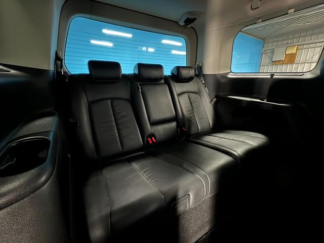 チャイルドシートの跡もないサードシートになります！