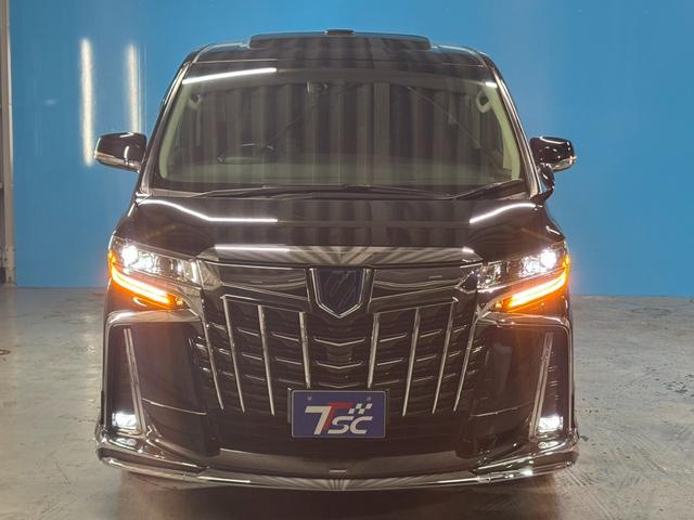 アルファードハイブリッド ＳＲ　Ｃパッケージ　禁煙／モデリスタフルエアロ／ツインムーンルーフ／デジタルインナーミラー／３眼ＬＥＤヘッドライト／１２インチ後席モニター／１０インチナビゲーション／黒革シート／純正１７ＡＷ／ＡＣＣ／衝突軽減ブレーキ（14枚目）