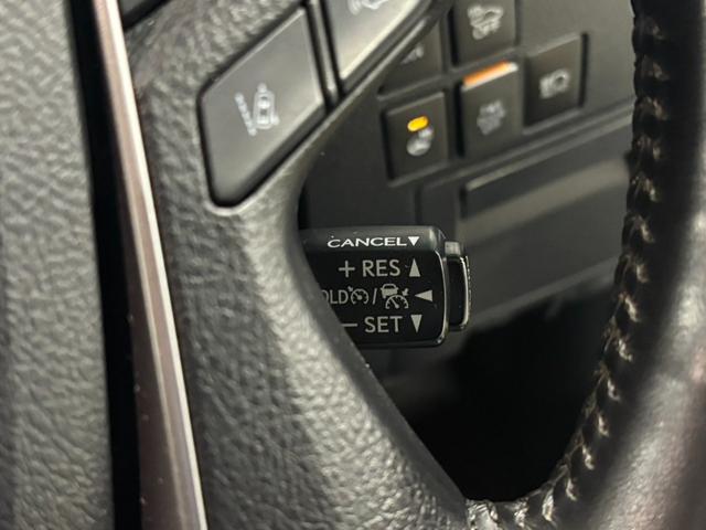 アルファードハイブリッド ＳＲ　Ｃパッケージ　禁煙／モデリスタフルエアロ／ツインムーンルーフ／デジタルインナーミラー／３眼ＬＥＤヘッドライト／１２インチ後席モニター／１０インチナビゲーション／黒革シート／純正１７ＡＷ／ＡＣＣ／衝突軽減ブレーキ（17枚目）