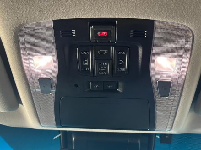 アルファードハイブリッド ＳＲ　Ｃパッケージ　禁煙／モデリスタフルエアロ／ツインムーンルーフ／デジタルインナーミラー／３眼ＬＥＤヘッドライト／１２インチ後席モニター／１０インチナビゲーション／黒革シート／純正１７ＡＷ／ＡＣＣ／衝突軽減ブレーキ（20枚目）