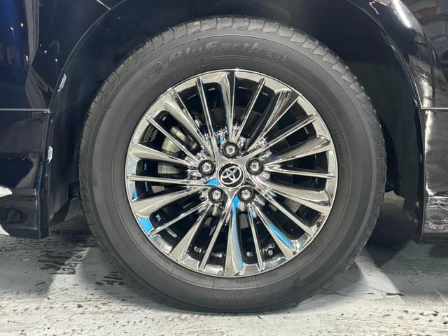 アルファードハイブリッド ＳＲ　Ｃパッケージ　禁煙／モデリスタフルエアロ／ツインムーンルーフ／デジタルインナーミラー／３眼ＬＥＤヘッドライト／１２インチ後席モニター／１０インチナビゲーション／黒革シート／純正１７ＡＷ／ＡＣＣ／衝突軽減ブレーキ（32枚目）