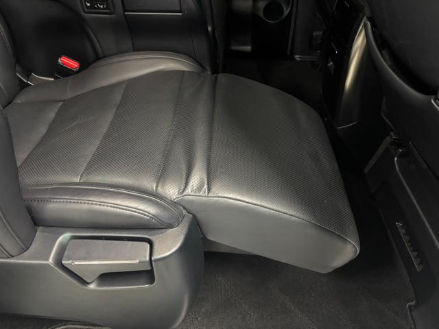 アルファードハイブリッド ＳＲ　Ｃパッケージ　禁煙／モデリスタフルエアロ／ツインムーンルーフ／デジタルインナーミラー／３眼ＬＥＤヘッドライト／１２インチ後席モニター／１０インチナビゲーション／黒革シート／純正１７ＡＷ／ＡＣＣ／衝突軽減ブレーキ（75枚目）