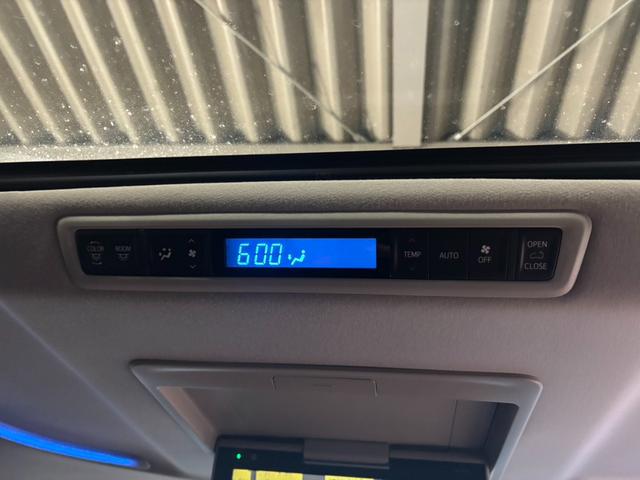 アルファードハイブリッド ＳＲ　Ｃパッケージ　禁煙／モデリスタフルエアロ／ツインムーンルーフ／デジタルインナーミラー／３眼ＬＥＤヘッドライト／１２インチ後席モニター／１０インチナビゲーション／黒革シート／純正１７ＡＷ／ＡＣＣ／衝突軽減ブレーキ（76枚目）