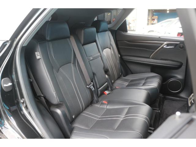 セカンドシート・サードシート共に使用感少ない状態で御座います！