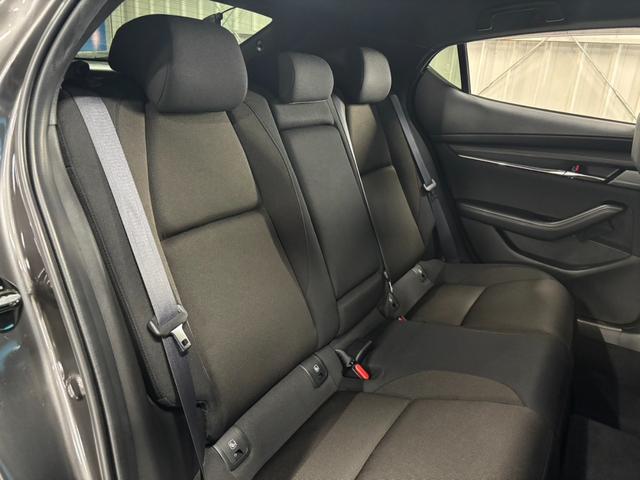 ＭＡＺＤＡ３ファストバック ＸＤプロアクティブ　ＯＰ：３６０度セーフティパッケージ／ＯＰ：ＤＶＤ・ＣＤ・フルセグＴＶキット／１オーナー／８．８インチマツダコネクトナビ／ヘッドアップディスプレイ／レーダークルーズ／ブラインドスポットモニター／ＥＴＣ／（8枚目）