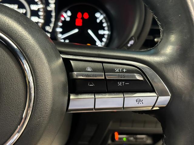 ＭＡＺＤＡ３ファストバック ＸＤプロアクティブ　ＯＰ：３６０度セーフティパッケージ／ＯＰ：ＤＶＤ・ＣＤ・フルセグＴＶキット／１オーナー／８．８インチマツダコネクトナビ／ヘッドアップディスプレイ／レーダークルーズ／ブラインドスポットモニター／ＥＴＣ／（11枚目）