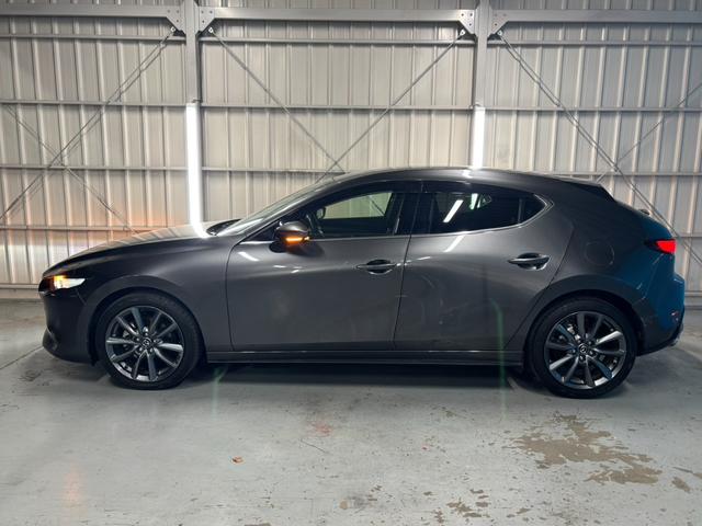 ＭＡＺＤＡ３ファストバック ＸＤプロアクティブ　ＯＰ：３６０度セーフティパッケージ／ＯＰ：ＤＶＤ・ＣＤ・フルセグＴＶキット／１オーナー／８．８インチマツダコネクトナビ／ヘッドアップディスプレイ／レーダークルーズ／ブラインドスポットモニター／ＥＴＣ／（25枚目）