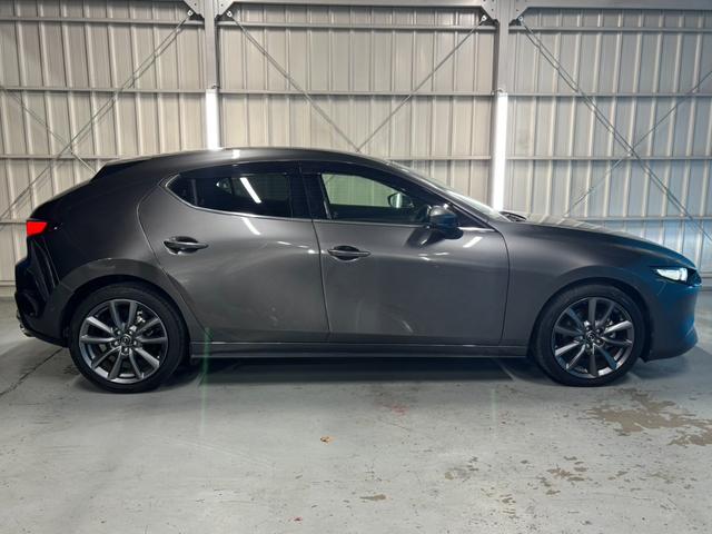 ＭＡＺＤＡ３ファストバック ＸＤプロアクティブ　ＯＰ：３６０度セーフティパッケージ／ＯＰ：ＤＶＤ・ＣＤ・フルセグＴＶキット／１オーナー／８．８インチマツダコネクトナビ／ヘッドアップディスプレイ／レーダークルーズ／ブラインドスポットモニター／ＥＴＣ／（28枚目）