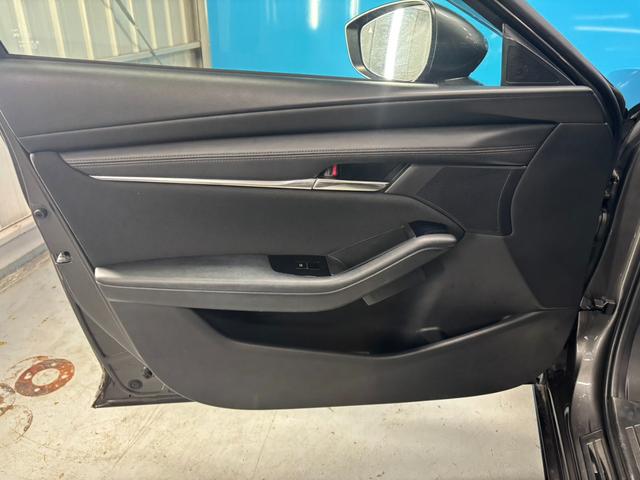 ＭＡＺＤＡ３ファストバック ＸＤプロアクティブ　ＯＰ：３６０度セーフティパッケージ／ＯＰ：ＤＶＤ・ＣＤ・フルセグＴＶキット／１オーナー／８．８インチマツダコネクトナビ／ヘッドアップディスプレイ／レーダークルーズ／ブラインドスポットモニター／ＥＴＣ／（37枚目）