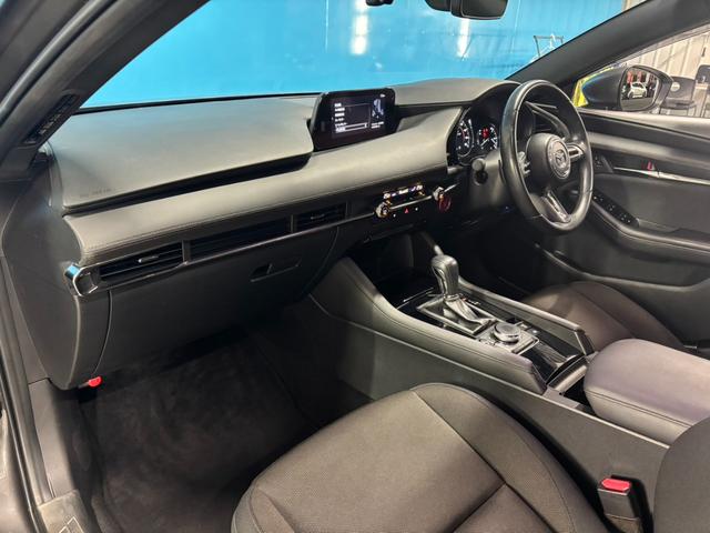 ＭＡＺＤＡ３ファストバック ＸＤプロアクティブ　ＯＰ：３６０度セーフティパッケージ／ＯＰ：ＤＶＤ・ＣＤ・フルセグＴＶキット／１オーナー／８．８インチマツダコネクトナビ／ヘッドアップディスプレイ／レーダークルーズ／ブラインドスポットモニター／ＥＴＣ／（40枚目）