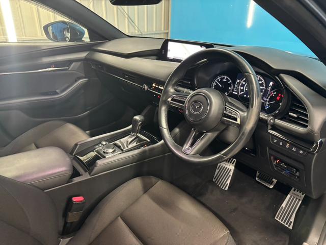 ＭＡＺＤＡ３ファストバック ＸＤプロアクティブ　ＯＰ：３６０度セーフティパッケージ／ＯＰ：ＤＶＤ・ＣＤ・フルセグＴＶキット／１オーナー／８．８インチマツダコネクトナビ／ヘッドアップディスプレイ／レーダークルーズ／ブラインドスポットモニター／ＥＴＣ／（41枚目）