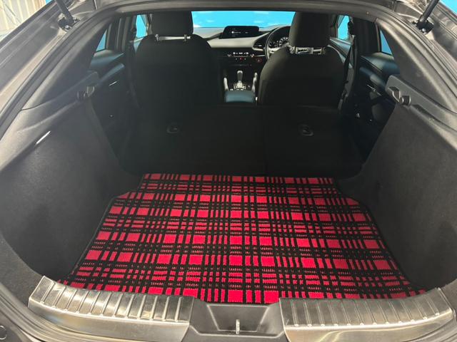 ＭＡＺＤＡ３ファストバック ＸＤプロアクティブ　ＯＰ：３６０度セーフティパッケージ／ＯＰ：ＤＶＤ・ＣＤ・フルセグＴＶキット／１オーナー／８．８インチマツダコネクトナビ／ヘッドアップディスプレイ／レーダークルーズ／ブラインドスポットモニター／ＥＴＣ／（49枚目）