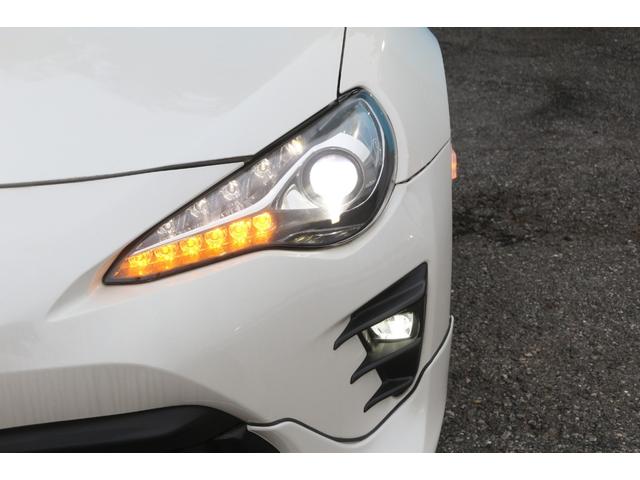 86 GTリミテッド ブラックパッケージ TRDエアロ/TRDマフラー/純正フロアマット/PERRINウイング/ブレンボキャリパー/テイン車高調/プッシュスタート/スマートキー/LEDヘッドライト/純正SDナビ/パドルシフト(26枚目)