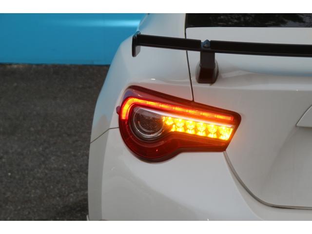 86 GTリミテッド ブラックパッケージ TRDエアロ/TRDマフラー/純正フロアマット/PERRINウイング/ブレンボキャリパー/テイン車高調/プッシュスタート/スマートキー/LEDヘッドライト/純正SDナビ/パドルシフト(32枚目)