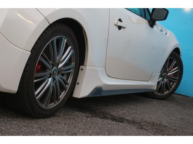 86 GTリミテッド ブラックパッケージ TRDエアロ/TRDマフラー/純正フロアマット/PERRINウイング/ブレンボキャリパー/テイン車高調/プッシュスタート/スマートキー/LEDヘッドライト/純正SDナビ/パドルシフト(35枚目)