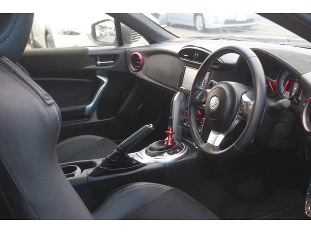 86 GTリミテッド ブラックパッケージ TRDエアロ/TRDマフラー/純正フロアマット/PERRINウイング/ブレンボキャリパー/テイン車高調/プッシュスタート/スマートキー/LEDヘッドライト/純正SDナビ/パドルシフト(38枚目)