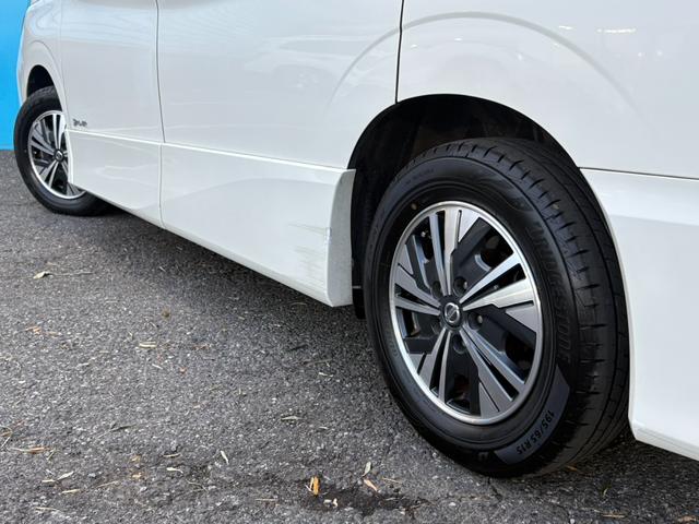 セレナ ｅ－パワー　ハイウェイスターＶ　後期／セーフティパックＢ／純正１０インチナビ／純正フリップダウンモニター／リアオートエアコン／コンビ防水シート／ツートンルーフ／プロパイロット／ＢＳＭ／禁煙／前後ドラレコ／クリソナ／ＥＴＣ（29枚目）