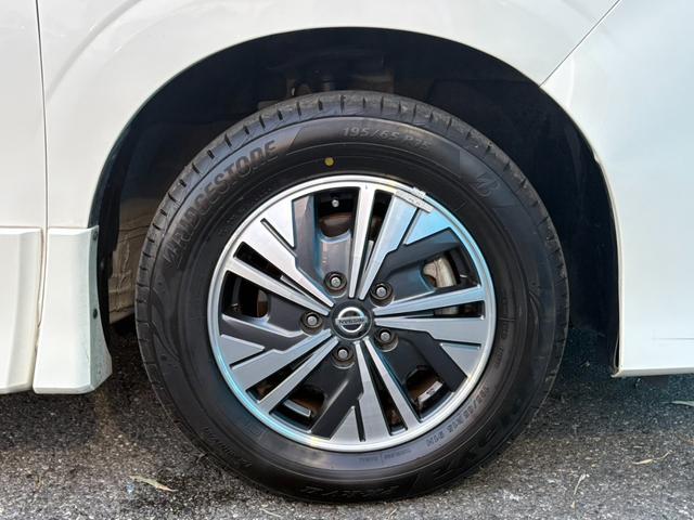 セレナ ｅ－パワー　ハイウェイスターＶ　後期／セーフティパックＢ／純正１０インチナビ／純正フリップダウンモニター／リアオートエアコン／コンビ防水シート／ツートンルーフ／プロパイロット／ＢＳＭ／禁煙／前後ドラレコ／クリソナ／ＥＴＣ（40枚目）