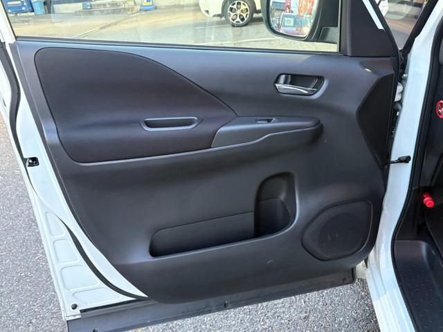 セレナ ｅ－パワー　ハイウェイスターＶ　後期／セーフティパックＢ／純正１０インチナビ／純正フリップダウンモニター／リアオートエアコン／コンビ防水シート／ツートンルーフ／プロパイロット／ＢＳＭ／禁煙／前後ドラレコ／クリソナ／ＥＴＣ（48枚目）