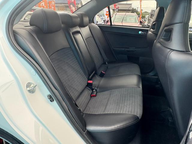 セカンドシート使用感ほとんどございません！