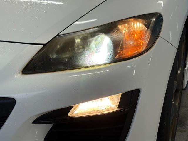 ＲＸ－８ スピリットＲ　後期型／レカロシート／バックカメラ／Ｂｌｕｅｔｏｏｔｈオーディオ／純正１９インチＡＷ／ＥＴＣ／禁煙／ＨＩＤヘッドライト／オートライト／ハーフレザーシート／スマートキー（22枚目）