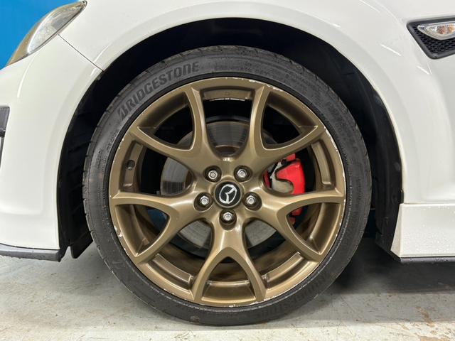 ＲＸ－８ スピリットＲ　後期型／レカロシート／バックカメラ／Ｂｌｕｅｔｏｏｔｈオーディオ／純正１９インチＡＷ／ＥＴＣ／禁煙／ＨＩＤヘッドライト／オートライト／ハーフレザーシート／スマートキー（24枚目）