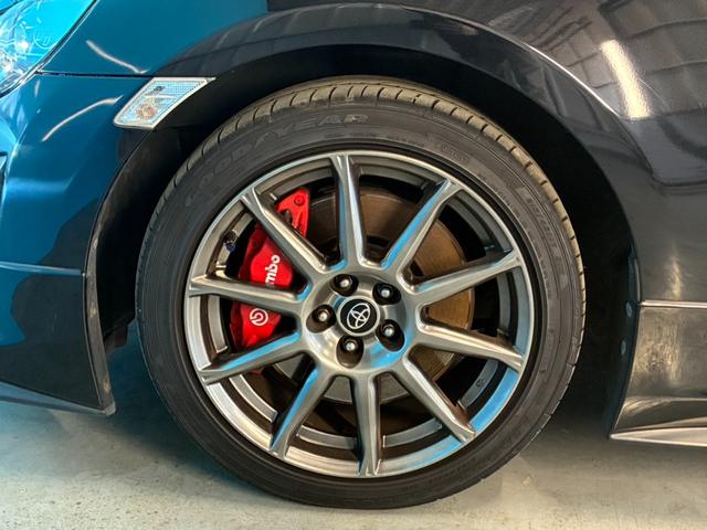 ８６ ＧＴリミテッド　後期型／禁煙車／ＴＲＤフルエアロ／リアウィング／ＴＲＤスポーツマフラー／ｂｒｅｍｂｏ製ブレーキセット／１０本スポークＡＷ／ＢＬＩＴＺエアクリーナー／ＥＴＣ２．０／純正ナビ／バックカメラ／シートヒーター（35枚目）