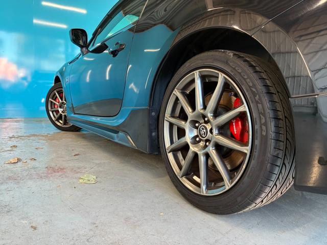 ８６ ＧＴリミテッド　後期型／禁煙車／ＴＲＤフルエアロ／リアウィング／ＴＲＤスポーツマフラー／ｂｒｅｍｂｏ製ブレーキセット／１０本スポークＡＷ／ＢＬＩＴＺエアクリーナー／ＥＴＣ２．０／純正ナビ／バックカメラ／シートヒーター（37枚目）
