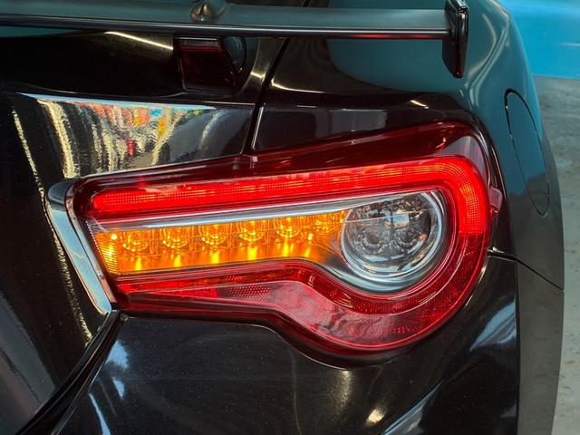 ８６ ＧＴリミテッド　後期型／禁煙車／ＴＲＤフルエアロ／リアウィング／ＴＲＤスポーツマフラー／ｂｒｅｍｂｏ製ブレーキセット／１０本スポークＡＷ／ＢＬＩＴＺエアクリーナー／ＥＴＣ２．０／純正ナビ／バックカメラ／シートヒーター（41枚目）